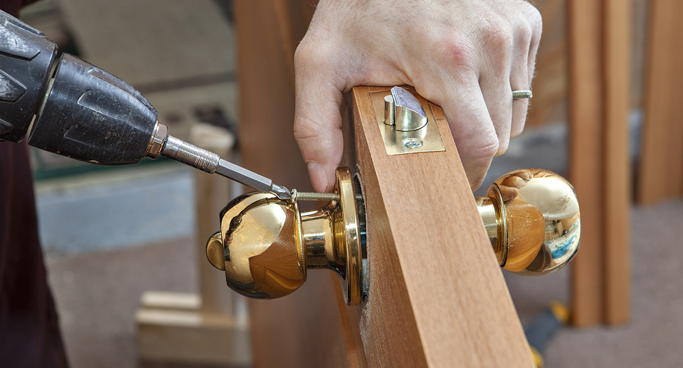 Installation door knob with lock