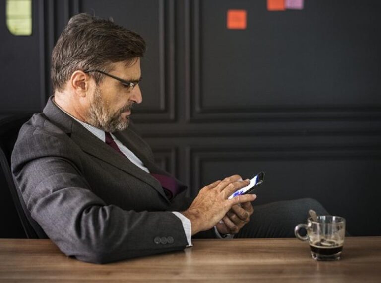 Leadership Keynote Speaker To Navigate a Demanding, Complex Business World