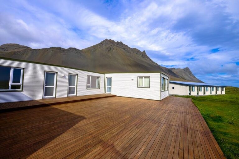 Building the Perfect Outdoor Paradise: Locating High-Quality Cumaru Decking in the Northeastern USA